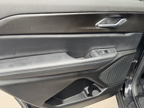 Used 2023 Jeep Grand Cherokee L Laredo w/ Luxury Tech Group I image 17