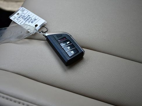 Used 2025 Acura MDX SH-AWD image 26