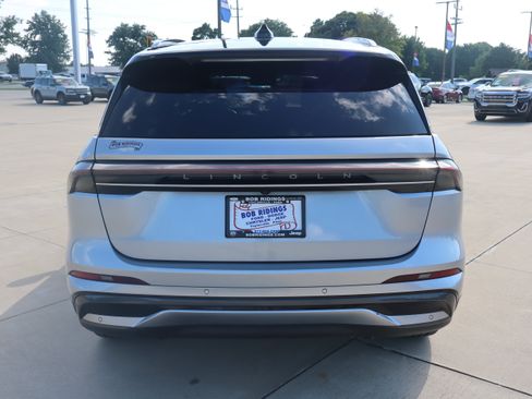 Used 2024 Lincoln Nautilus Reserve w/ Equipment Group 202A AWD/4WD image 6