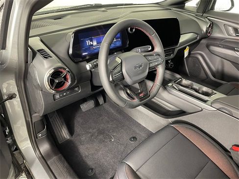 New 2026 Chevrolet Equinox EV RS image 3