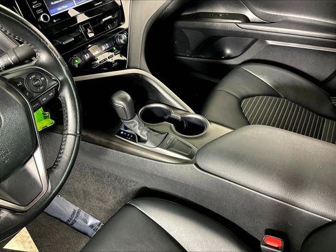 Used 2024 Toyota Camry SE FWD image 18