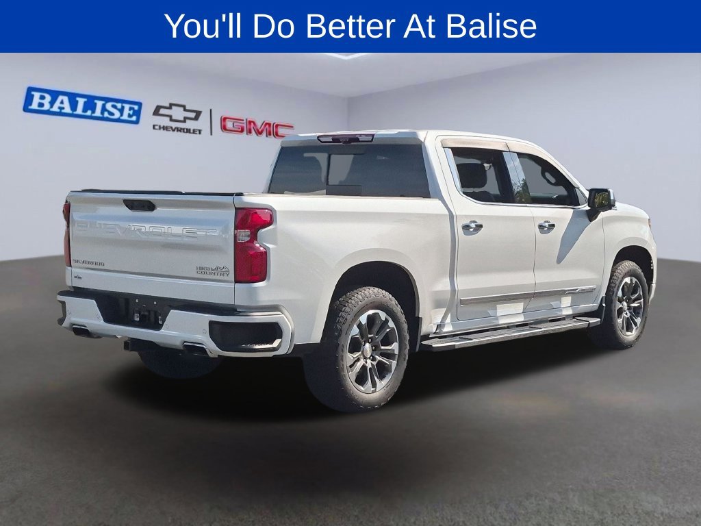 Used 2024 Chevrolet Silverado 1500 High Country w/ Technology Package AWD/4WD image 3