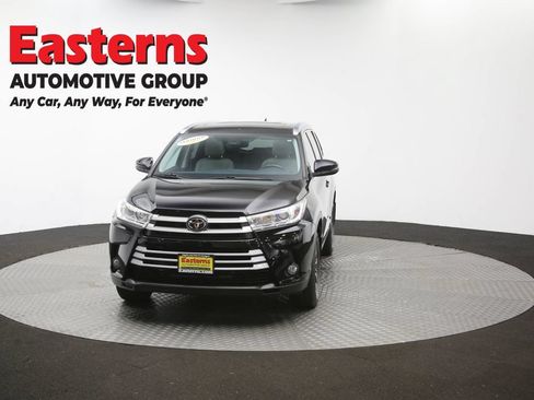 Used 2019 Toyota Highlander XLE AWD/4WD image 57