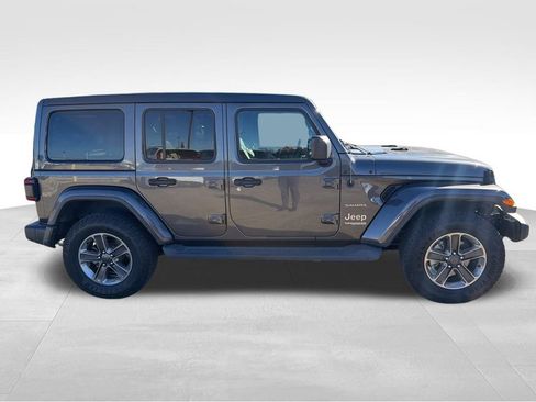 Used 2019 Jeep Wrangler Unlimited Sahara image 3