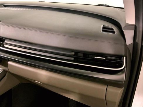 Certified 2026 Kia Carnival FWD image 15