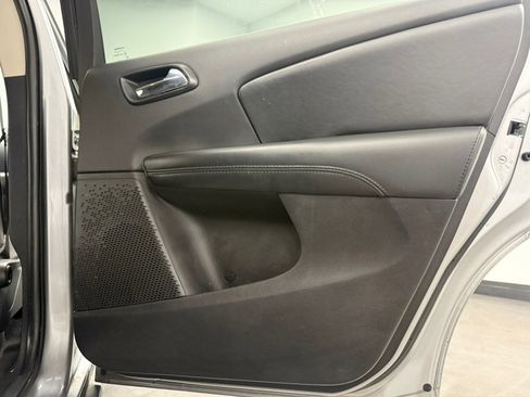 Used 2017 Dodge Journey SE w/ Flexible Seating Group FWD image 35