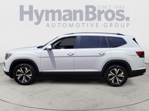 Used 2025 Volkswagen Atlas SE FWD image 6