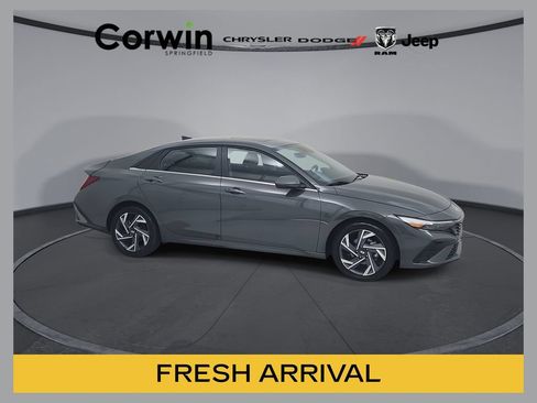 Used 2025 Hyundai Elantra SEL FWD image 1