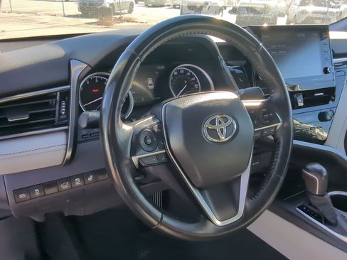 Used 2023 Toyota Camry XLE image 16