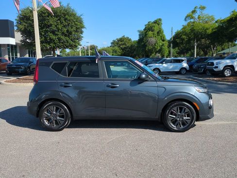 Used 2021 Kia Soul EX FWD image 3