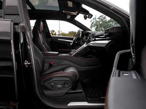 Used 2020 Lamborghini Urus image 34