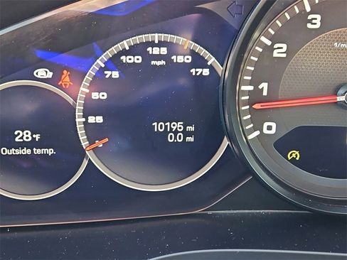 Certified 2023 Porsche Cayenne Platinum Edition image 14