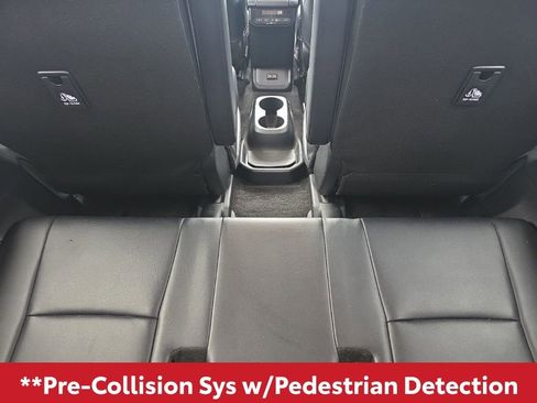 Used 2024 Toyota Highlander XLE image 15