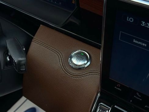 Used 2022 Lincoln Navigator Reserve image 27