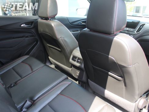 Used 2024 Chevrolet Equinox RS w/ RS Leather Package AWD/4WD image 24