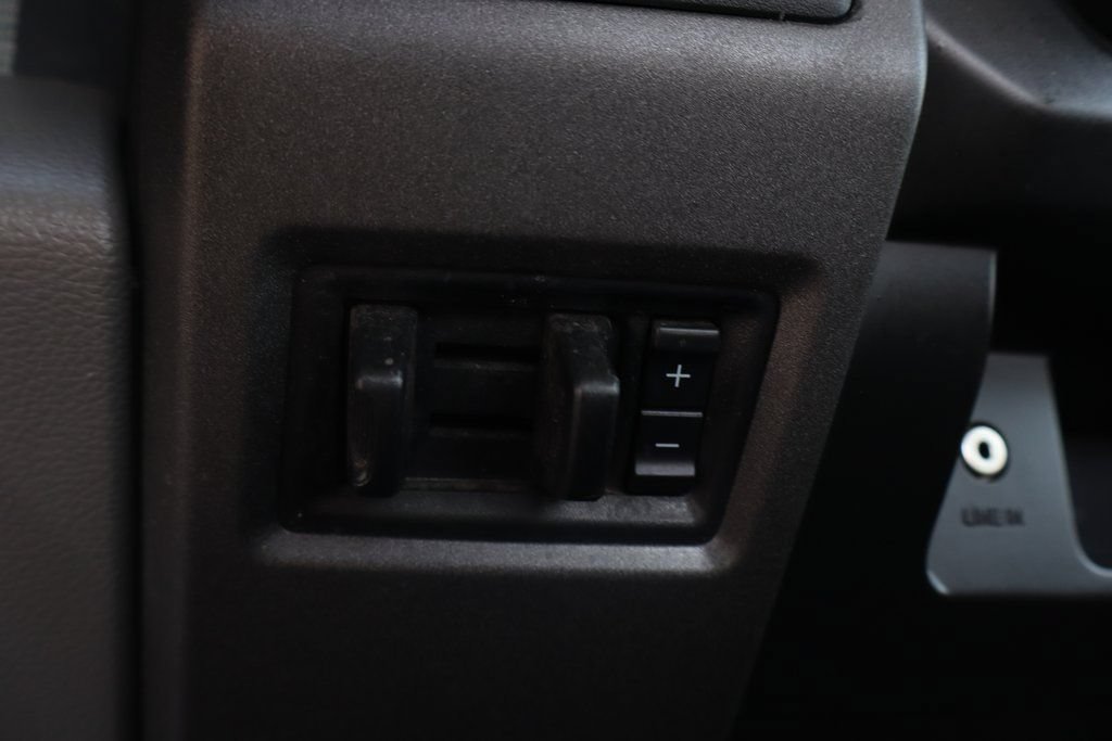 Used 2018 Ford F550 2WD Regular Cab Super Duty image 28