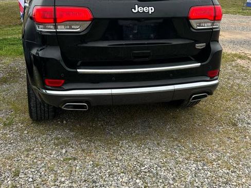 Used 2017 Jeep Grand Cherokee Summit image 4