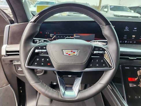 Certified 2025 Cadillac Escalade V w/ LPO, Floor Liner Package AWD/4WD image 30