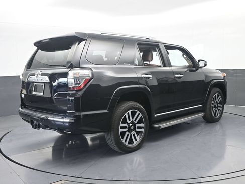 Used 2022 Toyota 4Runner Limited AWD/4WD image 6
