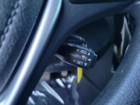 Used 2019 Toyota Corolla LE FWD image 33
