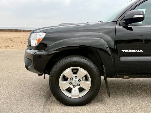 Used 2014 Toyota Tacoma PreRunner image 8