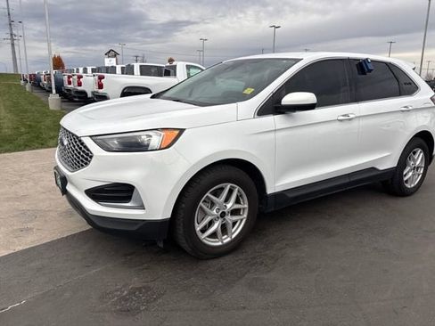 Used 2023 Ford Edge SEL image 7
