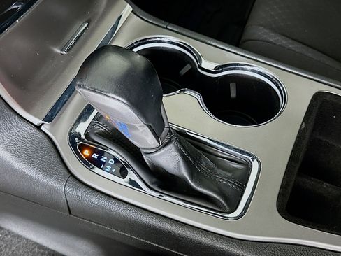 Used 2022 Jeep Grand Cherokee Laredo E w/ Security & Convenience Group image 25