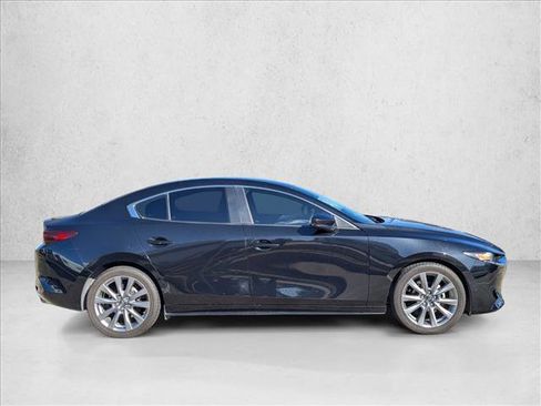 Used 2022 MAZDA MAZDA3 s image 4