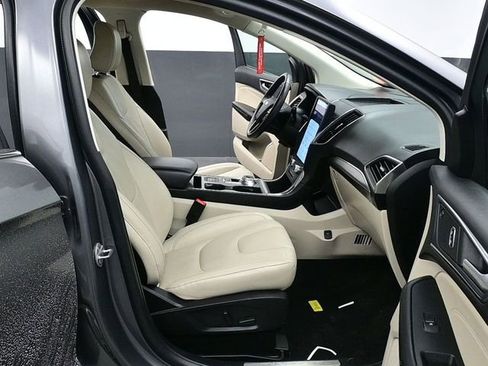 Used 2022 Ford Edge Titanium image 12