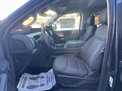 New 2025 Ford Expedition Active image 16