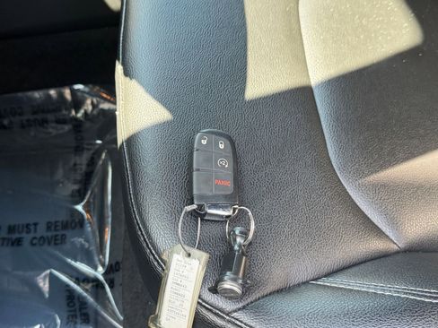 Used 2025 Jeep Compass Limited image 21