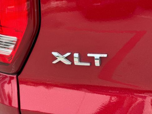 Used 2018 Ford Explorer XLT w/ Equipment Group 202A image 29