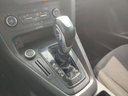 Used 2016 Ford Focus SE image 10
