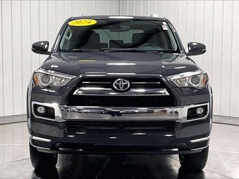 Used 2024 Toyota 4Runner Limited AWD/4WD image 2