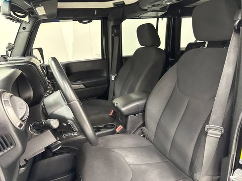 Used 2015 Jeep Wrangler Unlimited Sport w/ Quick Order Package 24S AWD/4WD image 16