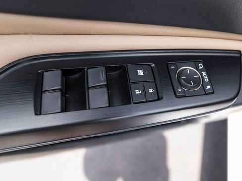 Used 2020 Lexus ES 350 w/ Premium Package FWD image 18