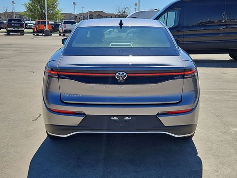 Used 2025 Toyota Crown Nightshade image 5