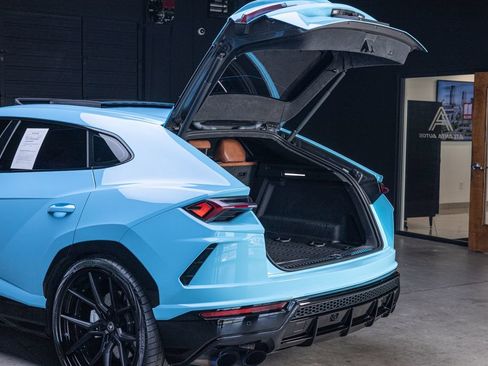 Used 2021 Lamborghini Urus AWD/4WD image 37