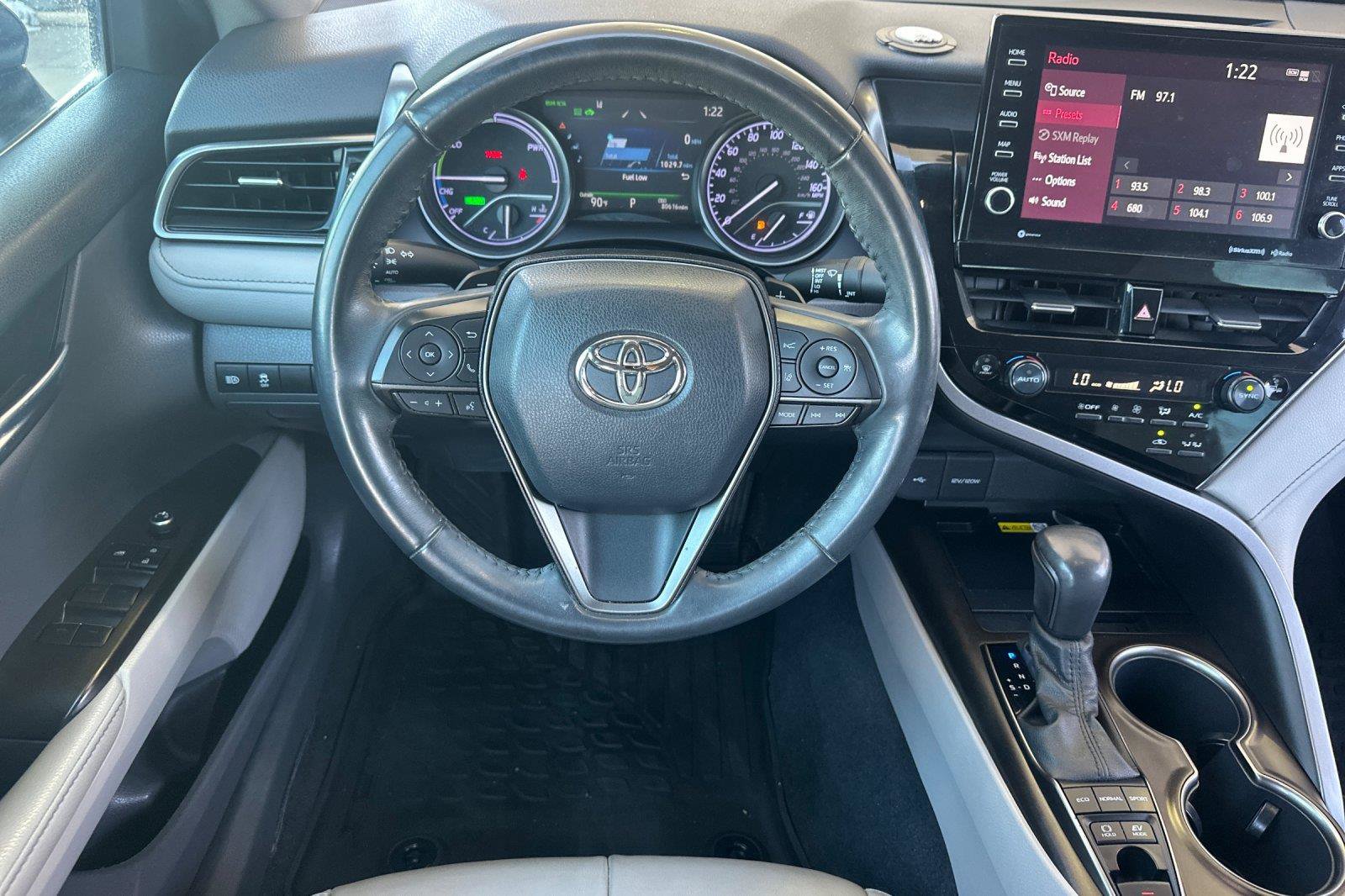Used 2022 Toyota Camry XSE FWD image 13