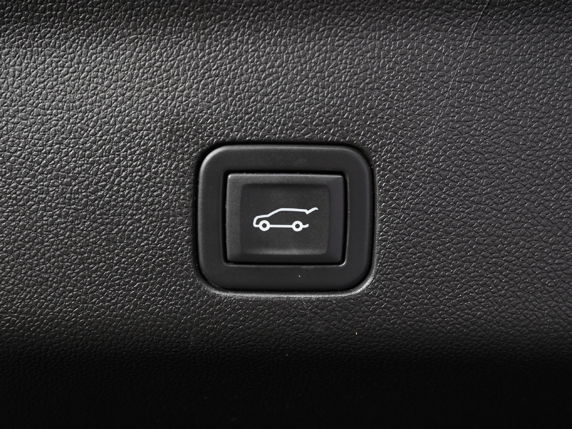 Used 2023 Chevrolet Tahoe LT w/ Luxury Package AWD/4WD image 12