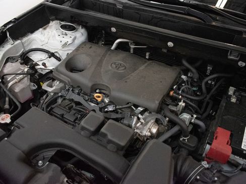Used 2024 Toyota RAV4 XLE AWD/4WD image 12