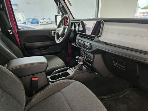 Used 2024 Jeep Wrangler Unlimited Sahara AWD/4WD image 13