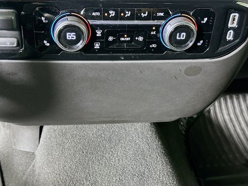 Used 2025 Chevrolet Silverado 1500 LT AWD/4WD image 23