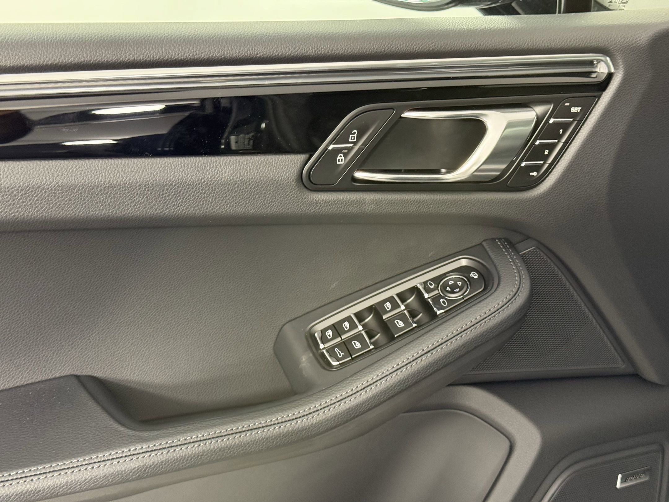 Certified 2026 Porsche Macan S AWD/4WD image 28