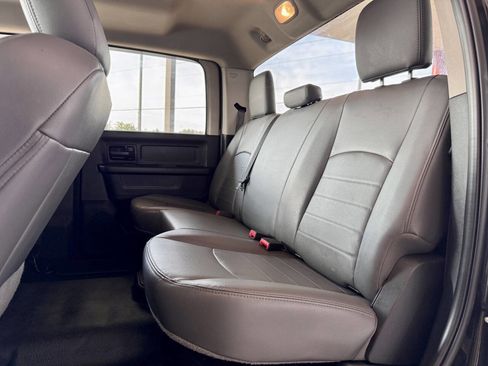 Used 2018 RAM 2500 Tradesman w/ Chrome Appearance Group image 14