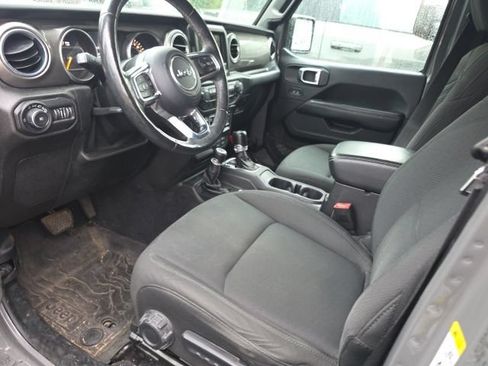 Used 2018 Jeep Wrangler Unlimited Sahara w/ Cold Weather Group AWD/4WD image 13