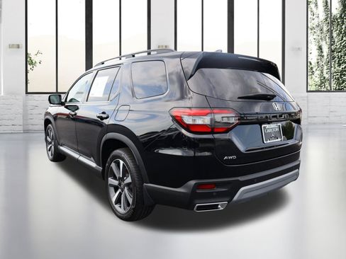 Used 2025 Honda Pilot Elite image 3