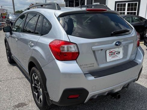 Used 2017 Subaru Crosstrek 2.0i Premium w/ Moonroof Package AWD/4WD image 10