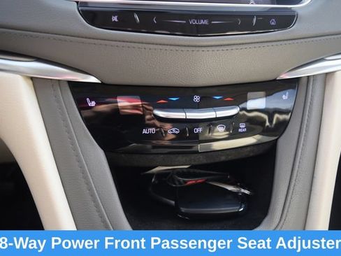 Used 2017 Cadillac XT5 Luxury w/ Driver Awareness Package FWD image 10
