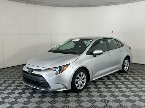 Used 2024 Toyota Corolla LE FWD image 7